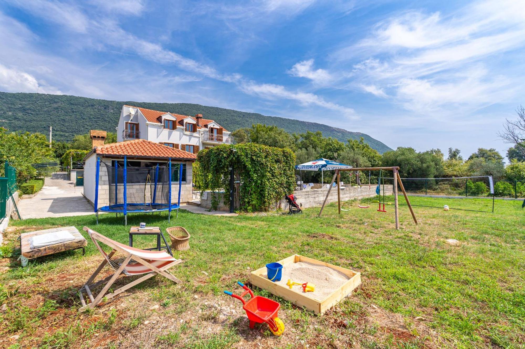 Holiday Home Luce Vitaljina Ngoại thất bức ảnh