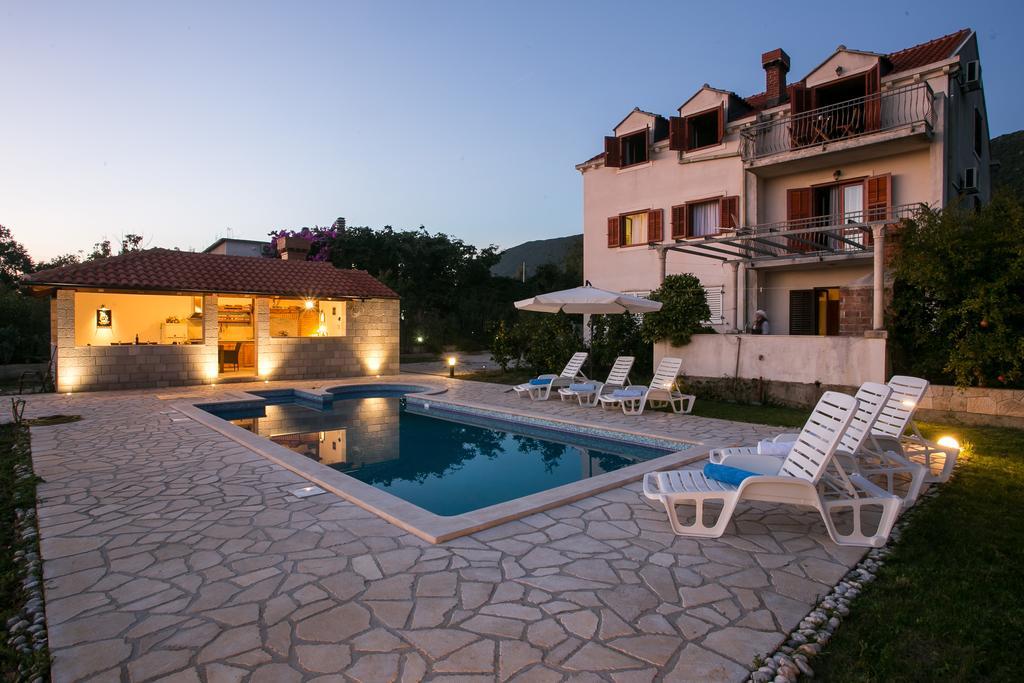 Holiday Home Luce Vitaljina Ngoại thất bức ảnh