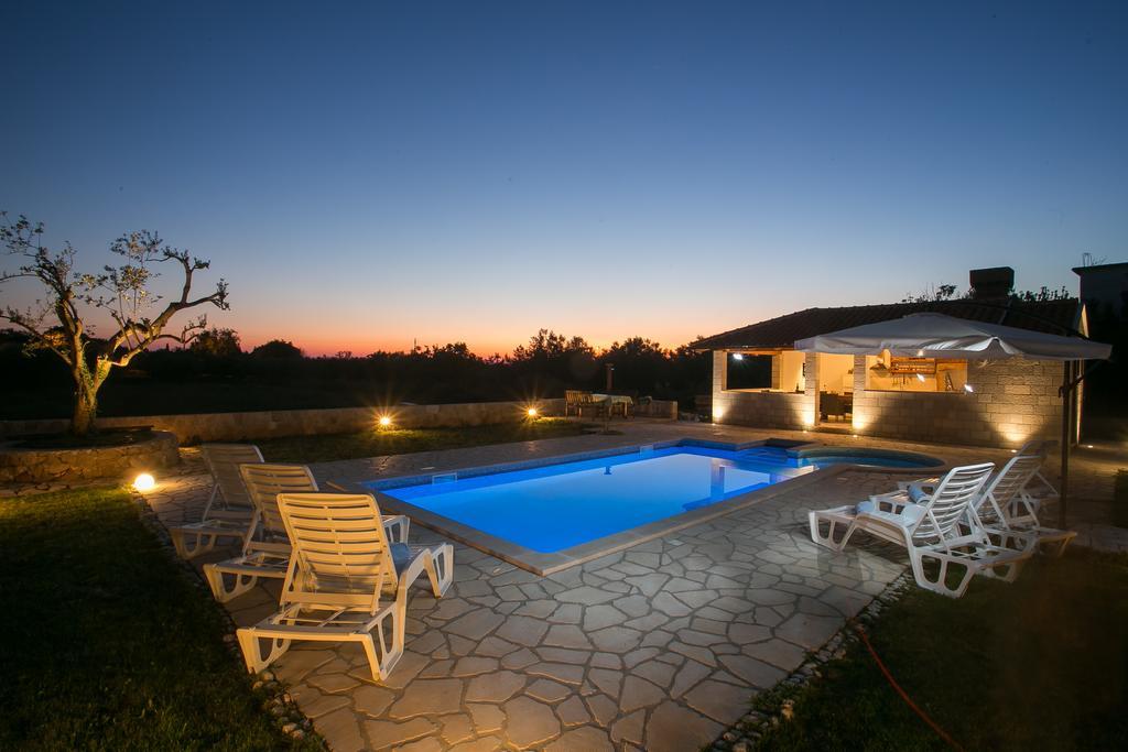 Holiday Home Luce Vitaljina Ngoại thất bức ảnh